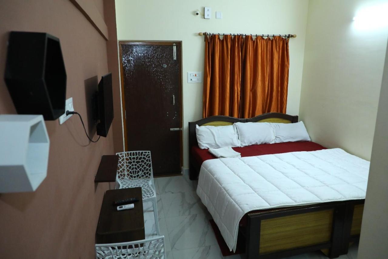 Babu Naidu Residency Apartment Vellore Exterior photo